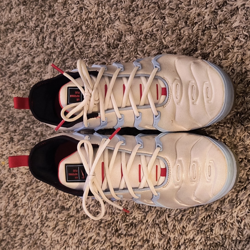 Nike Air VaporMax Plus - White and Red Accents - Picture 3 of 8